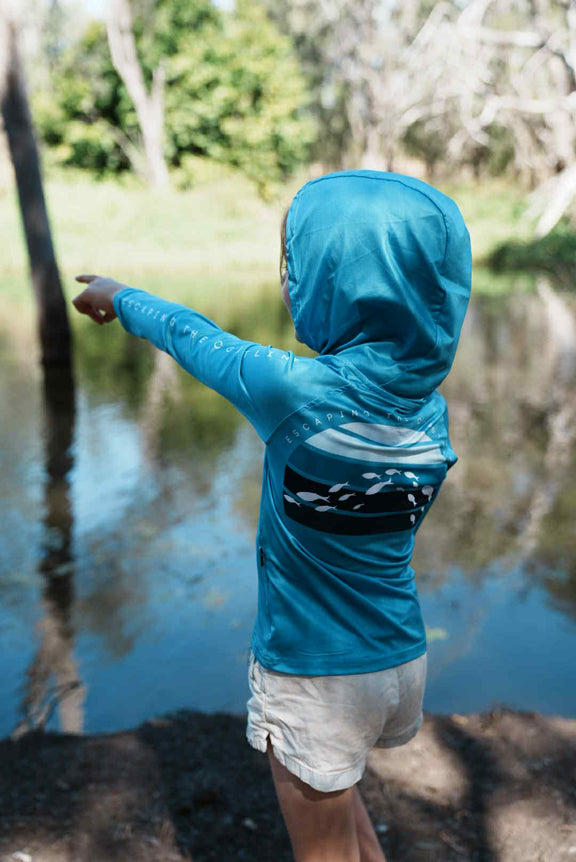  Kids performance short sleeve fishing shirt with water-resistant pockets and elastic hood, UPF 50+ sun protection, no buff or thumb holes