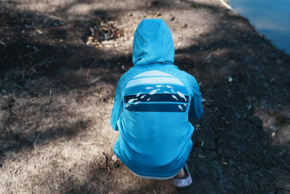  Kids performance short sleeve fishing shirt with water-resistant pockets and elastic hood, UPF 50+ sun protection, no buff or thumb holes